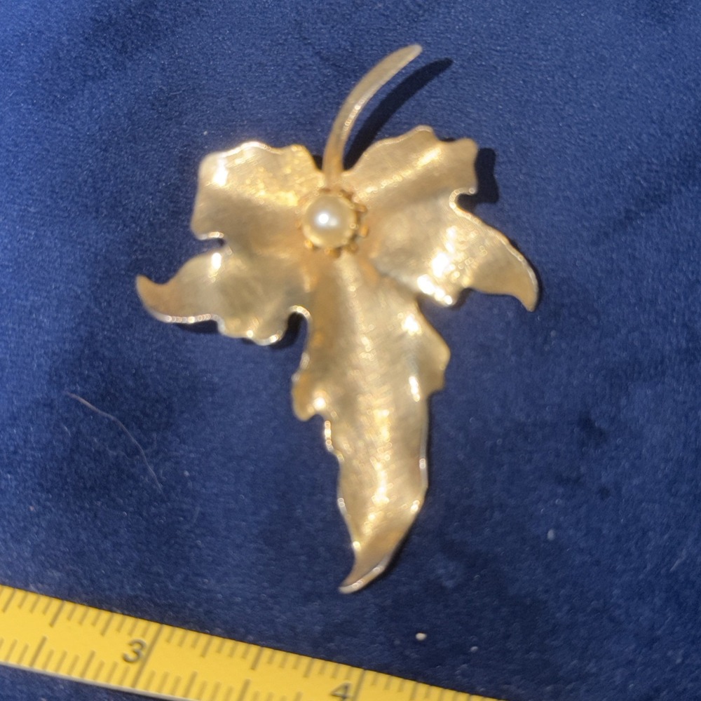 Gold Leaf Pearl 3D Vintage Brooch Floral Retro Costume Jewelry Leaf 3D Leaf